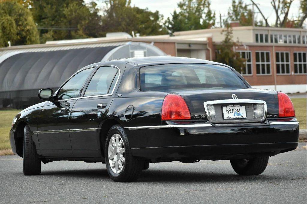 used 2011 Lincoln Town Car car