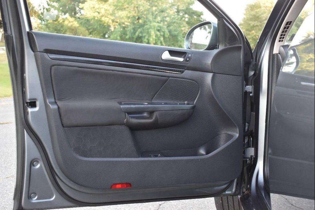 used 2013 Volkswagen Jetta SportWagen car, priced at $5,495