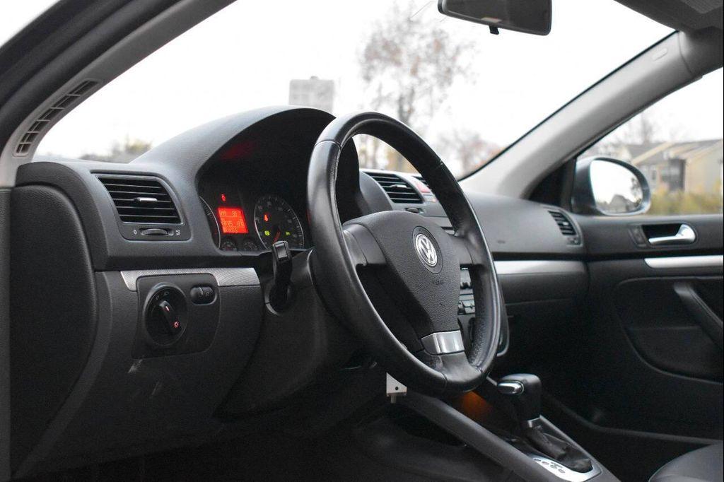 used 2009 Volkswagen Jetta car