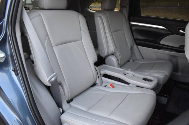 used 2019 Toyota Highlander car, priced at $22,995