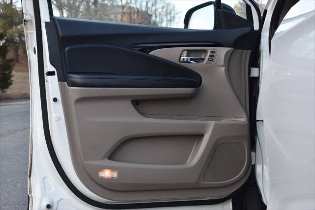 used 2016 Honda Pilot car, priced at $18,995