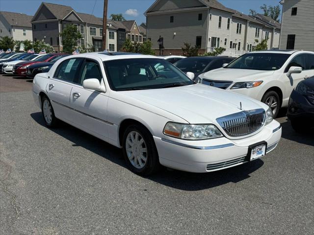 used 2006 Lincoln Town Car car, priced at $8,995