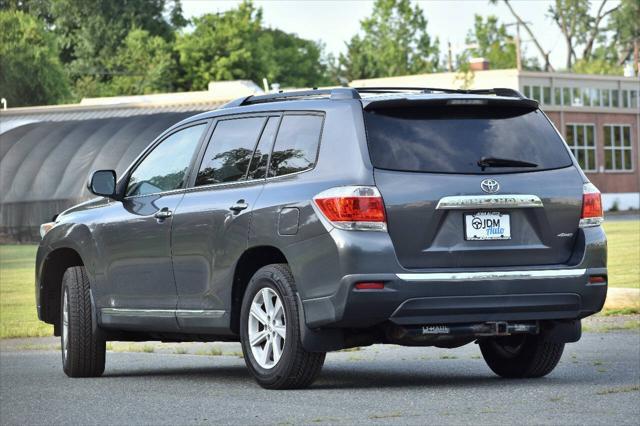 used 2012 Toyota Highlander car, priced at $10,795