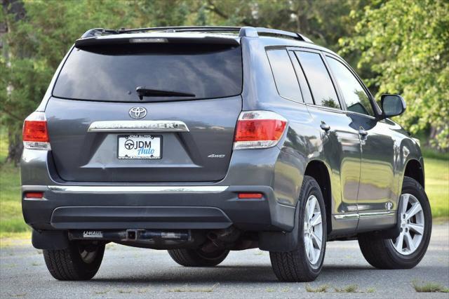 used 2012 Toyota Highlander car, priced at $10,795