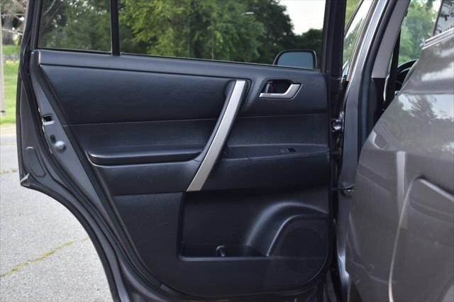 used 2012 Toyota Highlander car, priced at $10,795