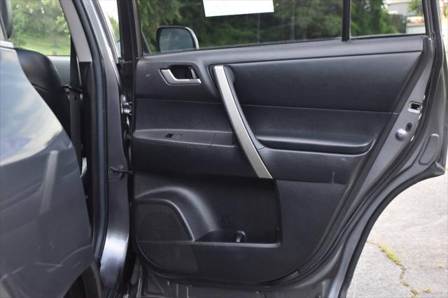 used 2012 Toyota Highlander car, priced at $10,795