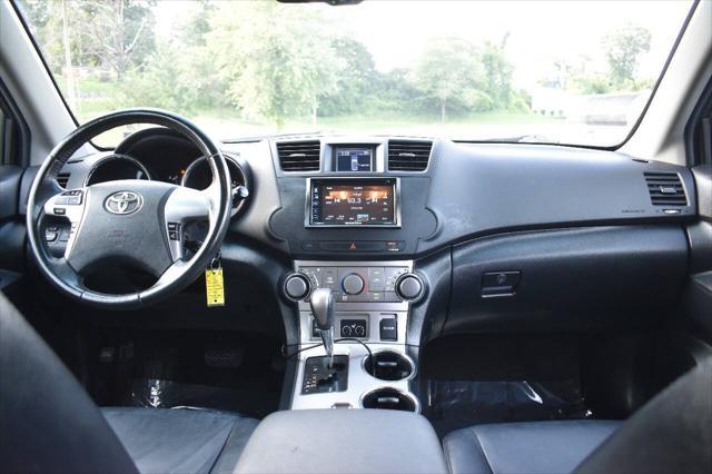 used 2012 Toyota Highlander car, priced at $10,795
