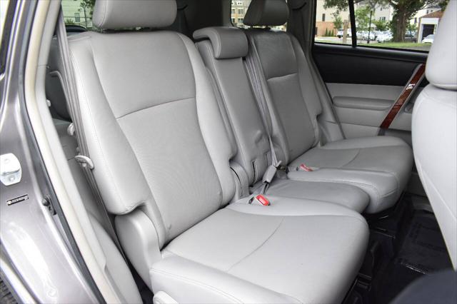 used 2013 Toyota Highlander Hybrid car, priced at $16,995