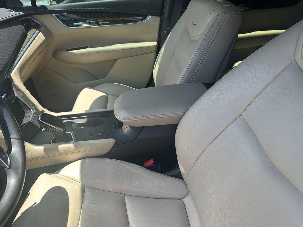 used 2017 Cadillac XT5 car, priced at $13,500