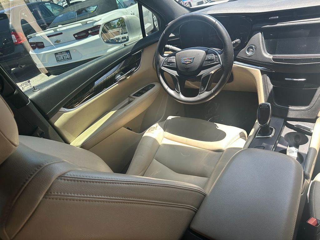 used 2017 Cadillac XT5 car, priced at $13,500