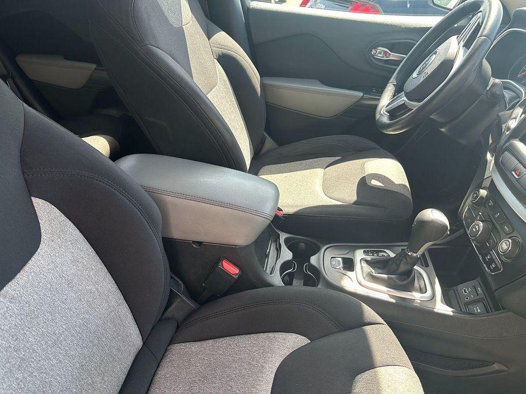 used 2014 Jeep Cherokee car, priced at $10,250