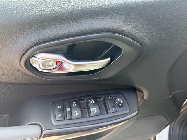 used 2014 Jeep Cherokee car, priced at $10,900