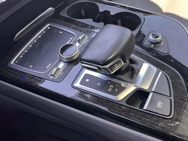 used 2019 Audi Q7 car, priced at $27,900