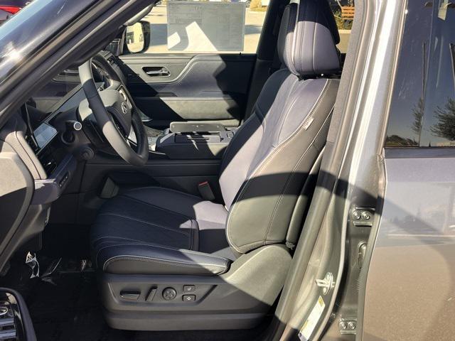 new 2026 INFINITI QX80 car, priced at $106,320