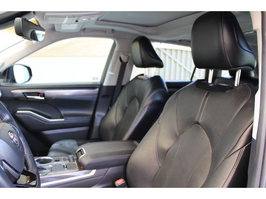 used 2021 Toyota Highlander car, priced at $33,960
