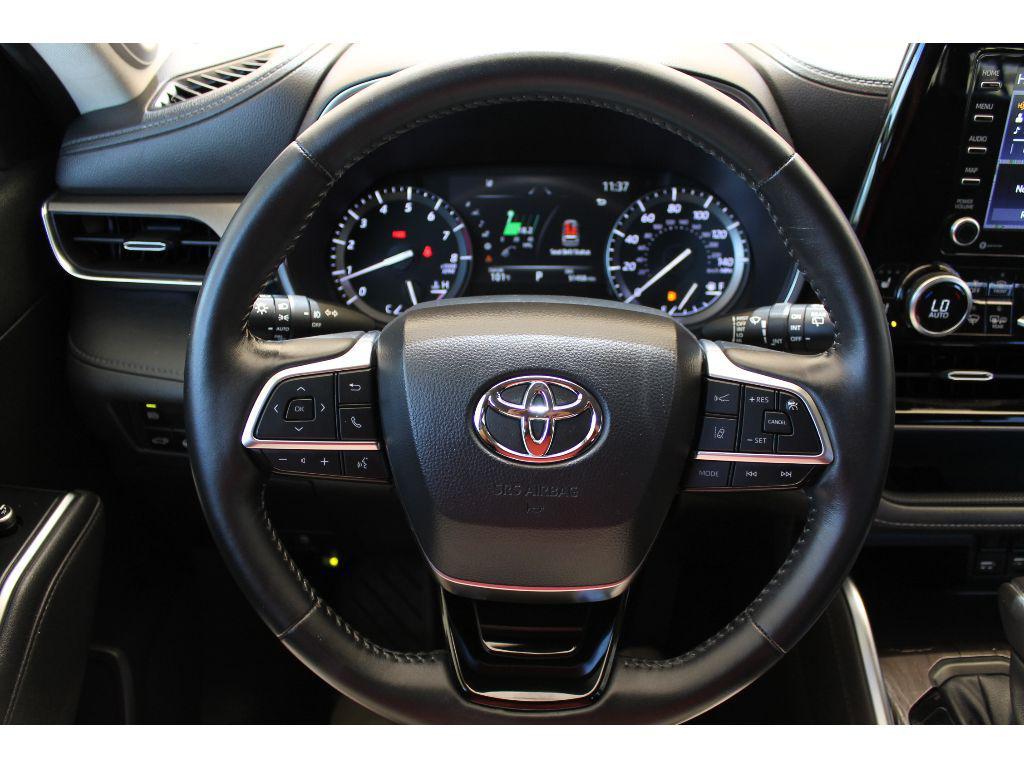 used 2021 Toyota Highlander car, priced at $33,960