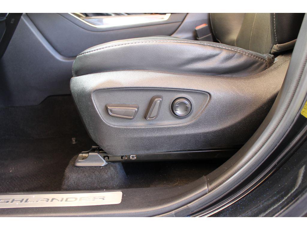 used 2021 Toyota Highlander car, priced at $33,960