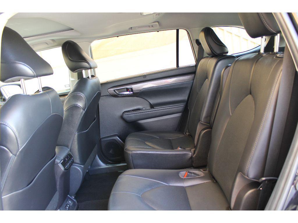 used 2021 Toyota Highlander car, priced at $33,960