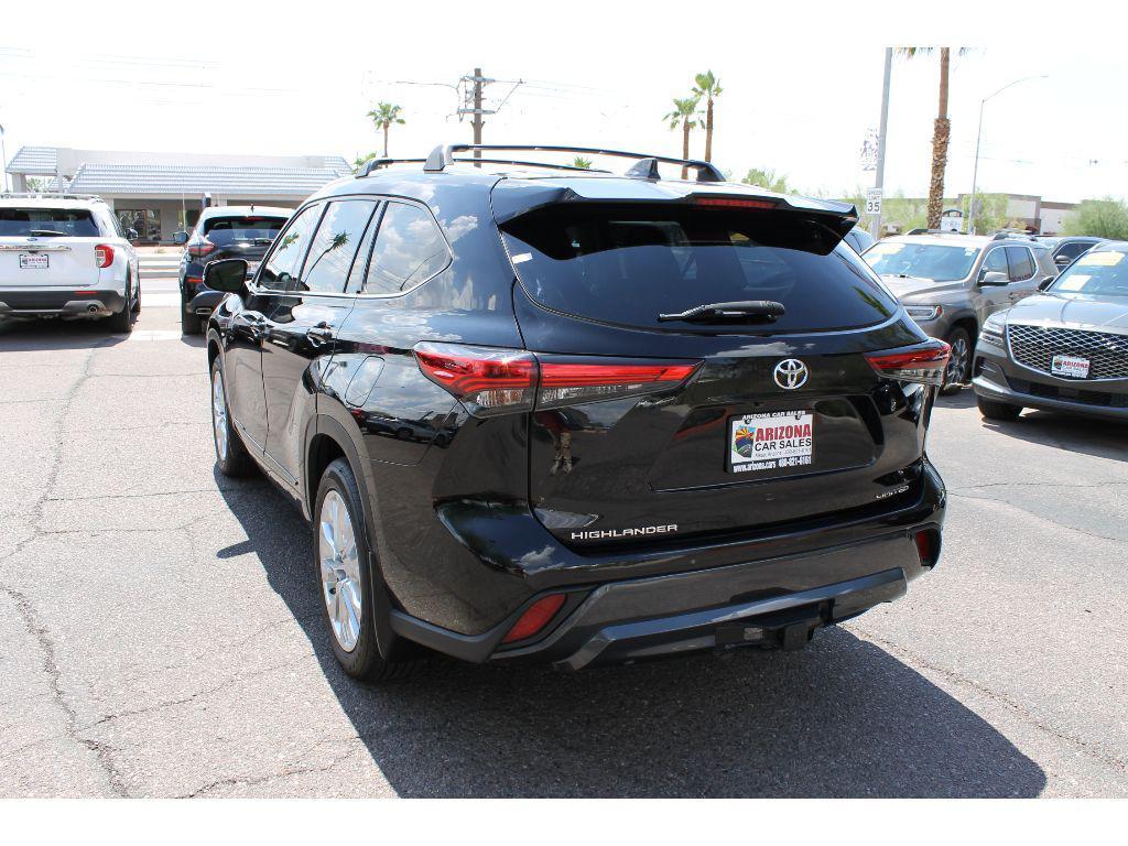 used 2021 Toyota Highlander car, priced at $33,960