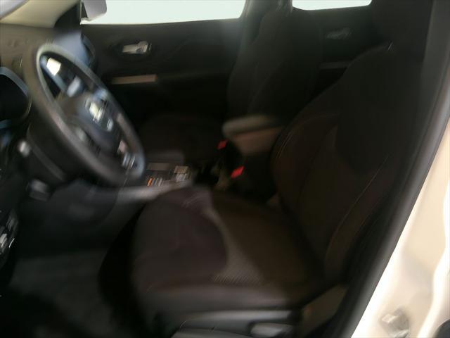 used 2020 Jeep Cherokee car, priced at $15,995