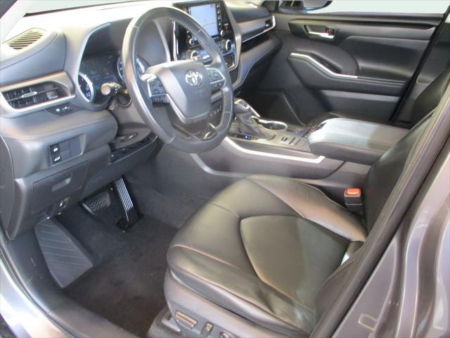 used 2021 Toyota Highlander car, priced at $30,881