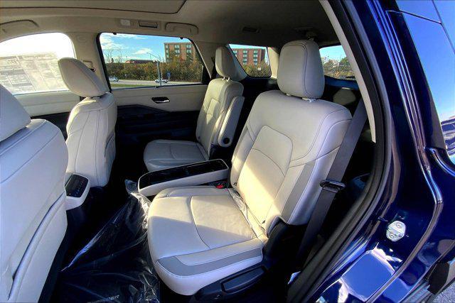 new 2025 Nissan Pathfinder car, priced at $48,026