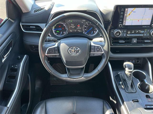 used 2022 Toyota Highlander Hybrid car, priced at $39,999