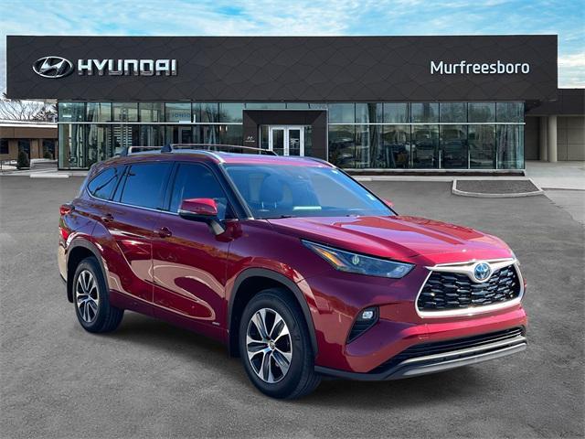 used 2022 Toyota Highlander Hybrid car, priced at $39,999