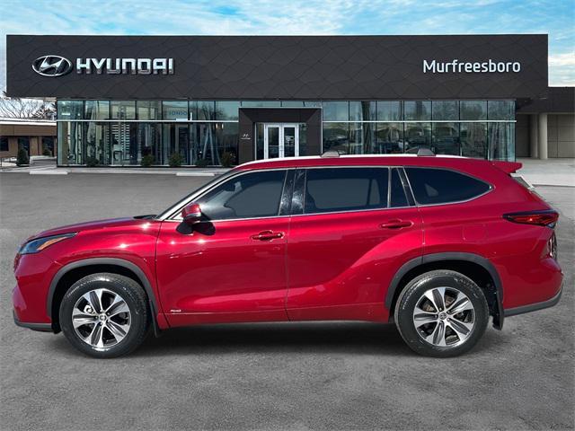 used 2022 Toyota Highlander Hybrid car, priced at $39,999