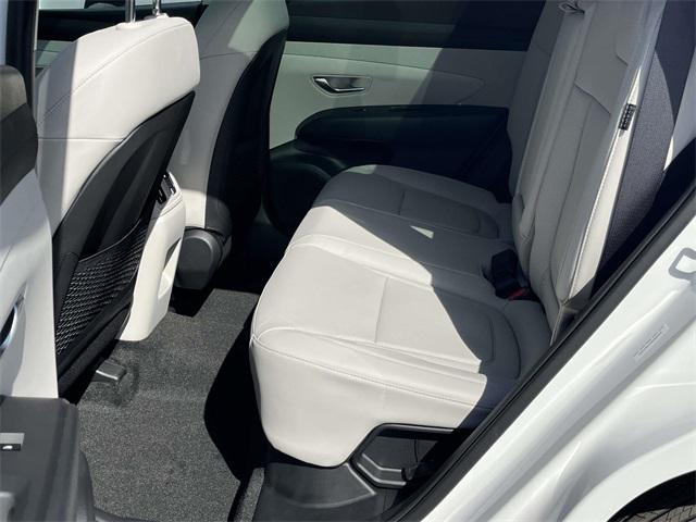 new 2025 Hyundai TUCSON Hybrid car, priced at $35,686