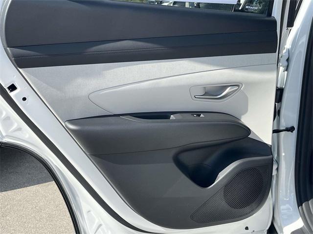 new 2025 Hyundai TUCSON Hybrid car, priced at $35,686