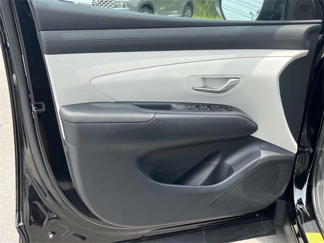 new 2025 Hyundai TUCSON Hybrid car, priced at $36,397