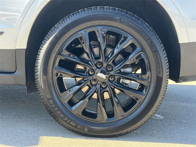 used 2022 Cadillac XT5 car, priced at $32,579