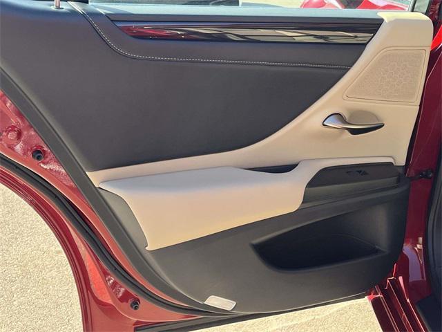 used 2020 Lexus ES 300h car, priced at $31,206