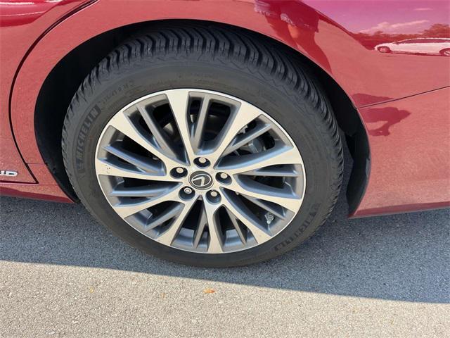 used 2020 Lexus ES 300h car, priced at $31,206