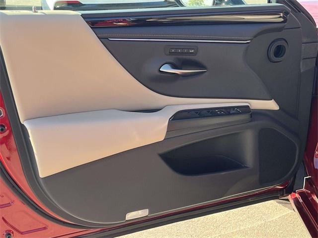 used 2020 Lexus ES 300h car, priced at $31,206