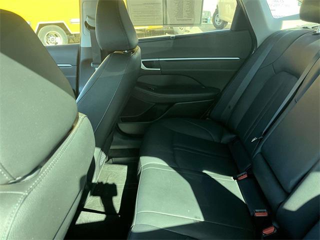 used 2025 Hyundai Sonata Hybrid car, priced at $31,125