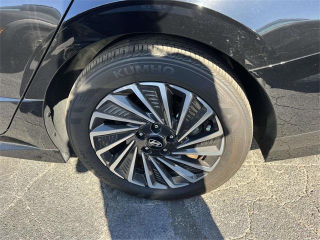 used 2025 Hyundai Sonata Hybrid car, priced at $31,125
