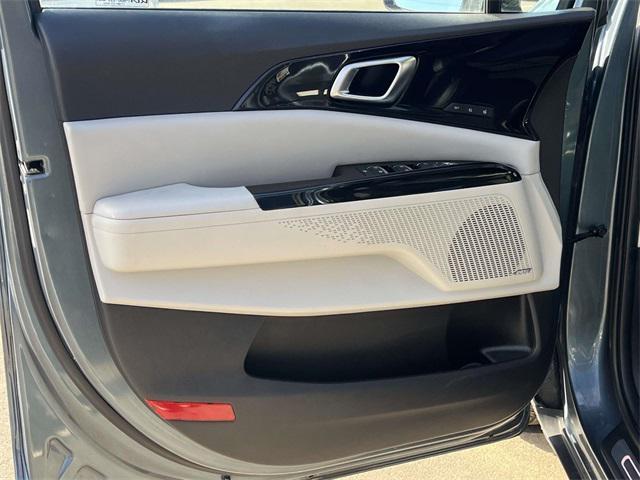 used 2023 Kia Carnival car, priced at $38,945