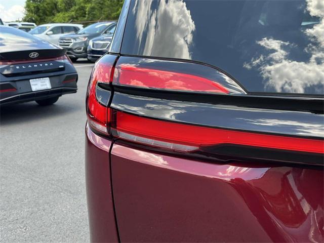 used 2021 Chrysler Pacifica Hybrid car, priced at $27,378