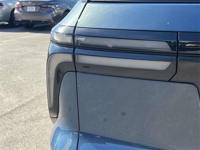 used 2024 Chevrolet Traverse car, priced at $43,991