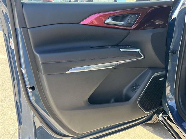 used 2024 Chevrolet Traverse car, priced at $43,991