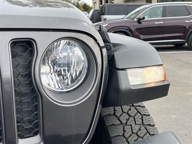 used 2022 Jeep Gladiator car, priced at $36,384