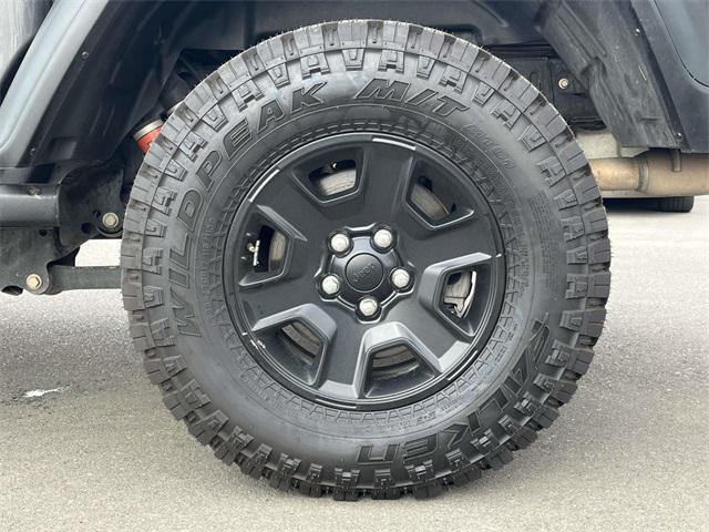 used 2022 Jeep Gladiator car, priced at $36,384