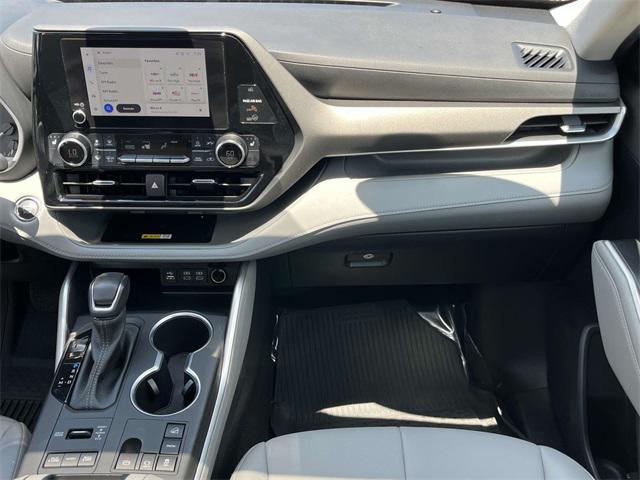 used 2023 Toyota Highlander car, priced at $39,722