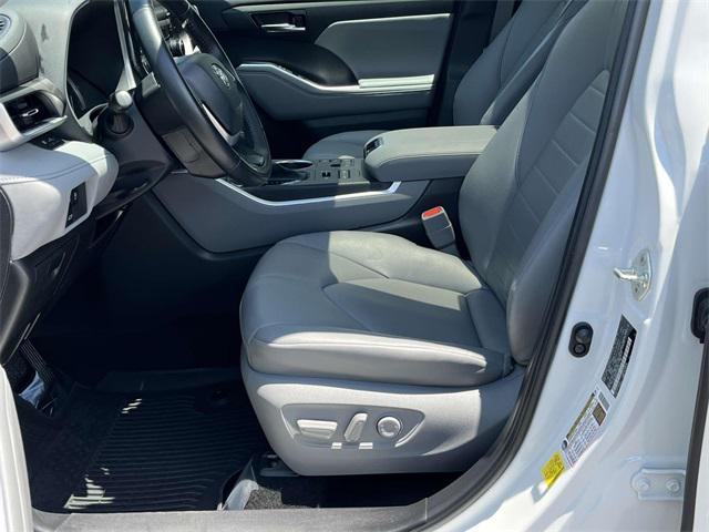 used 2023 Toyota Highlander car, priced at $39,722