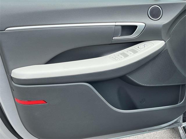 used 2024 Hyundai Sonata Hybrid car, priced at $26,638