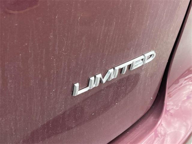 used 2018 Chrysler Pacifica car, priced at $16,931