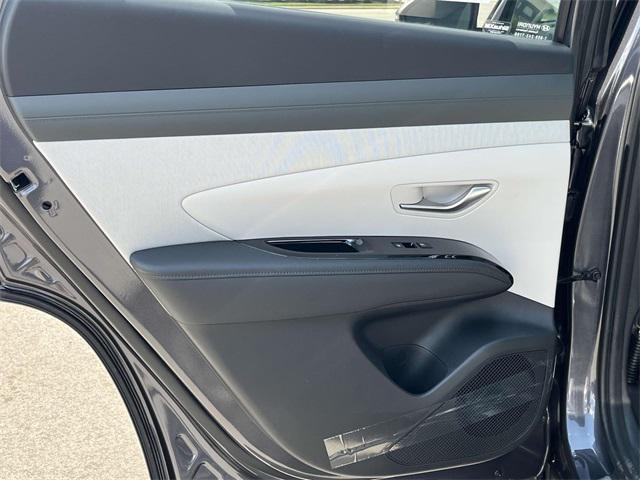 new 2025 Hyundai TUCSON Hybrid car, priced at $41,401