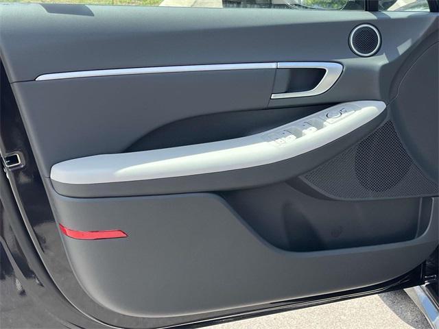 new 2025 Hyundai Sonata car, priced at $27,021